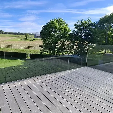 La Terrasse D'arthur Et Manon *